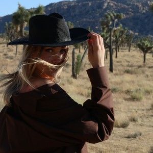 Meet your Posher, Eva